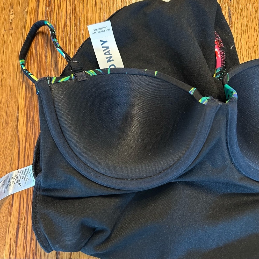 Old Navy Convertible One Piece Underwire Swimsuit Women’s Small Black Floral NEW - Picture 4 of 8